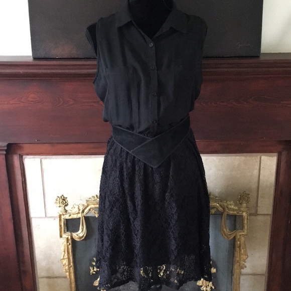 🦊 Pleione black sheer and lace dress - Picture 1 of 3
